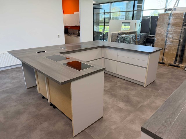 Bauformat - showroomkeuken met apparatuur - afbeelding 19 van  72