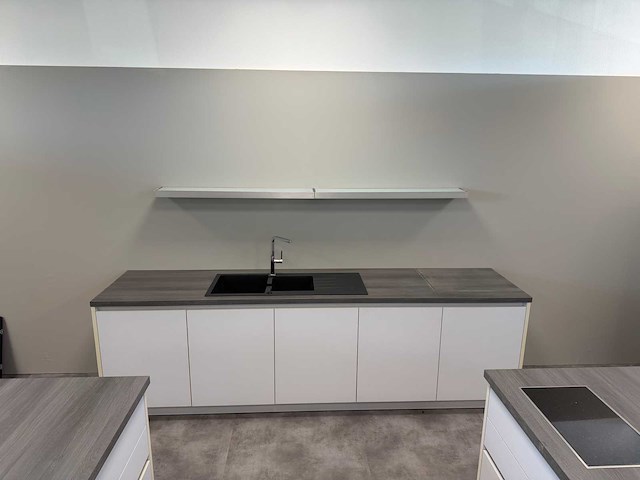 Bauformat - showroomkeuken met apparatuur - afbeelding 34 van  72