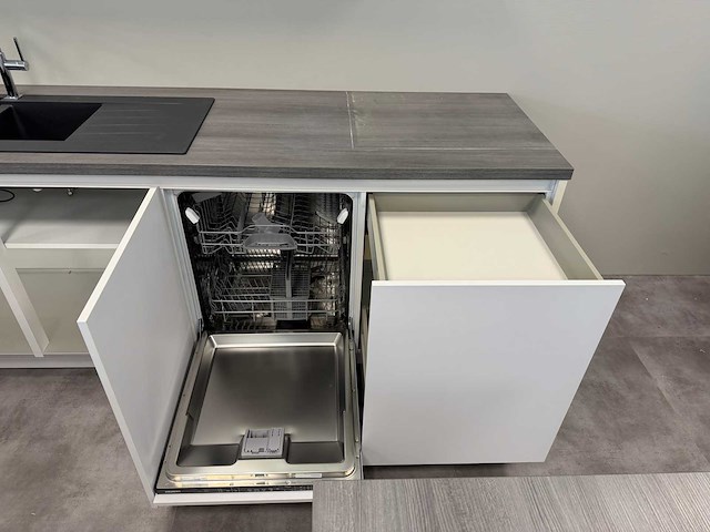 Bauformat - showroomkeuken met apparatuur - afbeelding 71 van  72