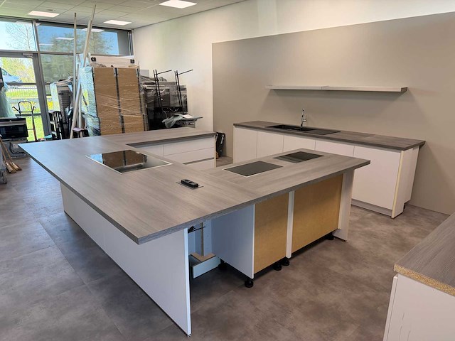 Bauformat - showroomkeuken met apparatuur - afbeelding 7 van  61