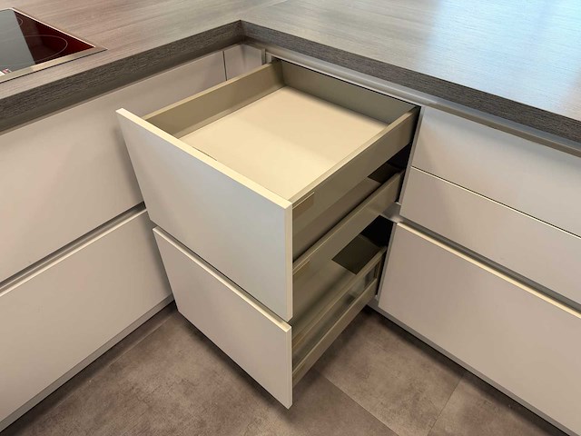 Bauformat - showroomkeuken met apparatuur - afbeelding 27 van  61