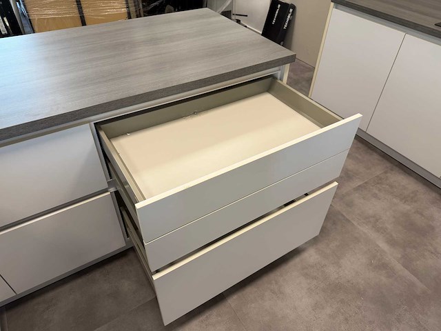 Bauformat - showroomkeuken met apparatuur - afbeelding 30 van  61