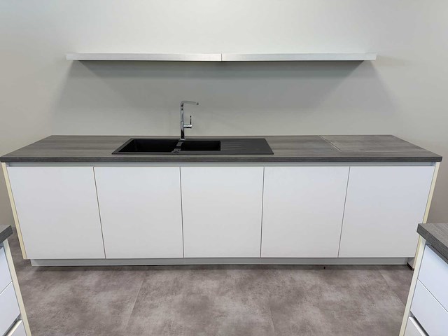 Bauformat - showroomkeuken met apparatuur - afbeelding 44 van  61