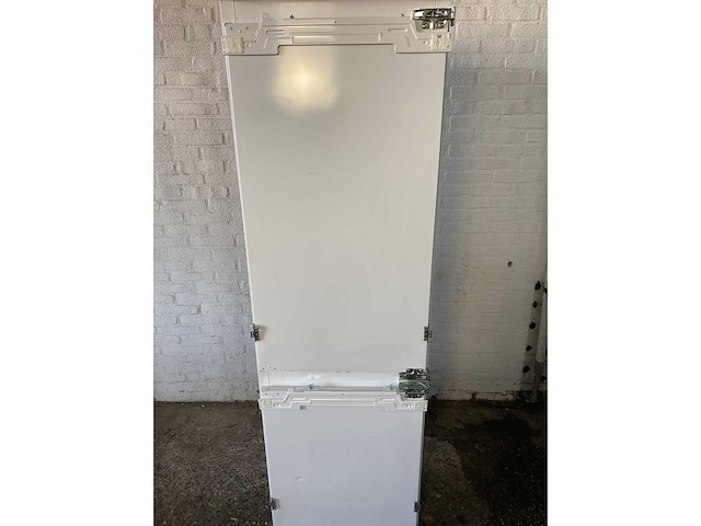 Bauknecht bkgil 178f12 koel-vriescombinatie ingebouwd 268 l wit - afbeelding 1 van  6