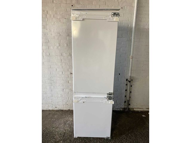 Bauknecht bkgil 178f12 koel-vriescombinatie ingebouwd 268 l wit - afbeelding 1 van  5