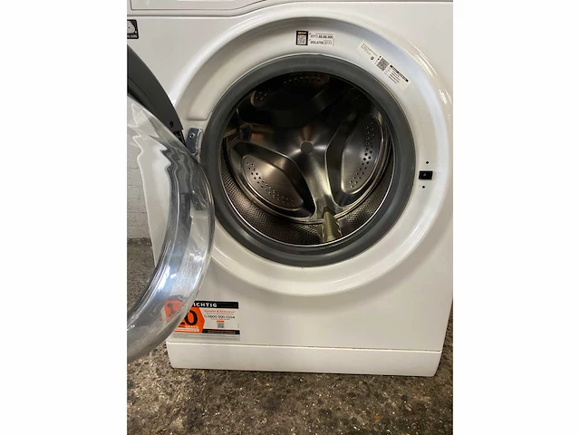 Bauknecht w active 8a wasmachine voorlader 8 kg 1400 rpm wit duits display - afbeelding 4 van  5
