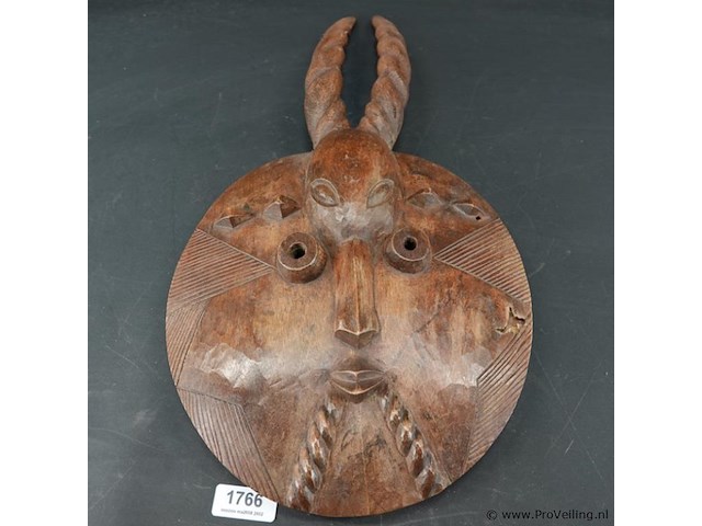 Baule goli houten masker . uit ivoorkust. - afbeelding 1 van  5