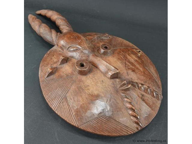 Baule goli houten masker . uit ivoorkust. - afbeelding 2 van  5