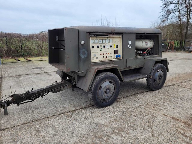 Bauscher stroomgenerator 60kva (ex army) - afbeelding 1 van  25