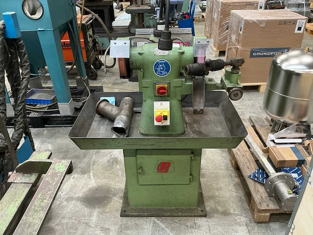 Bayer spiras6000n werkbankslijpmachine - afbeelding 2 van  9