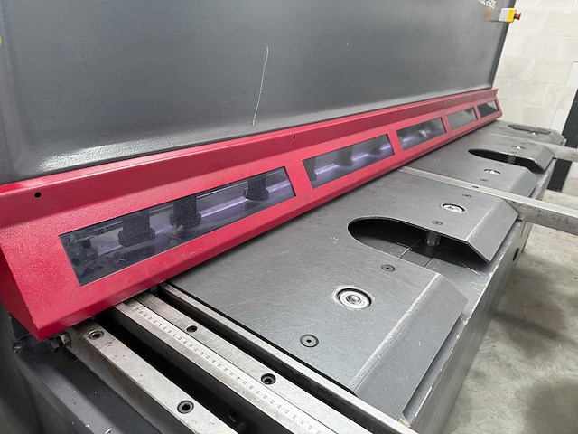 Baykal - 2021 - hgl 2606 - cnc guillotineschaar - afbeelding 2 van  11