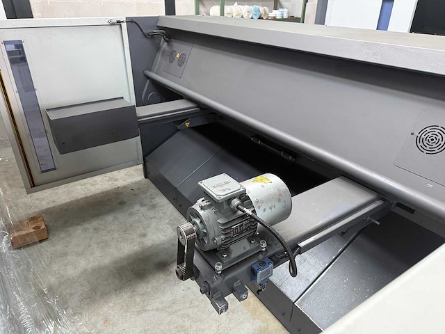 Baykal - 2021 - hgl 2606 - cnc guillotineschaar - afbeelding 6 van  11