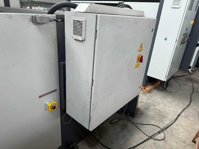 Baykal - 2021 - hgl 2606 - cnc guillotineschaar - afbeelding 8 van  11