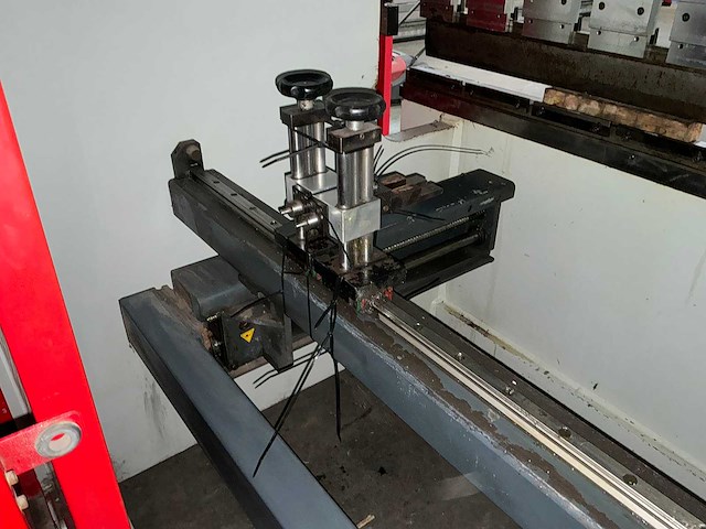 Baykal - aphs 3108x150 - cnc press brake - 2007 - afbeelding 17 van  18