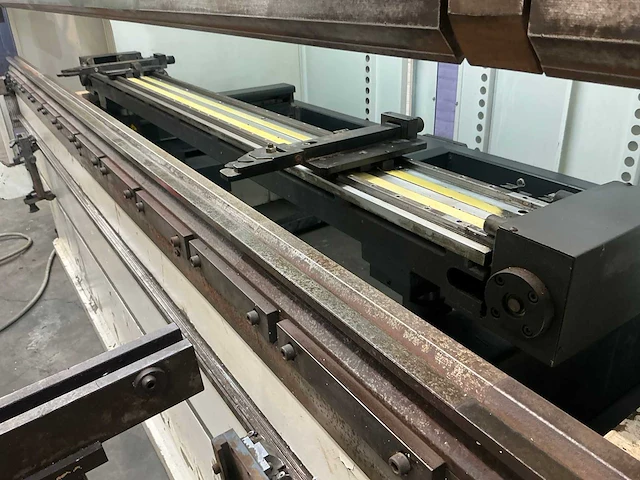 Baykal - aphs 31120 - cnc press brake - 2018 - afbeelding 16 van  17