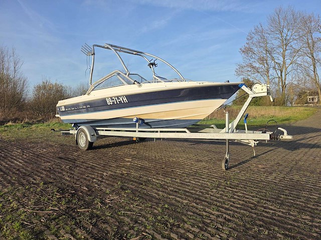 Bayliner - 1950 capri - speedboot - met vlemmix boot trailer - afbeelding 24 van  29