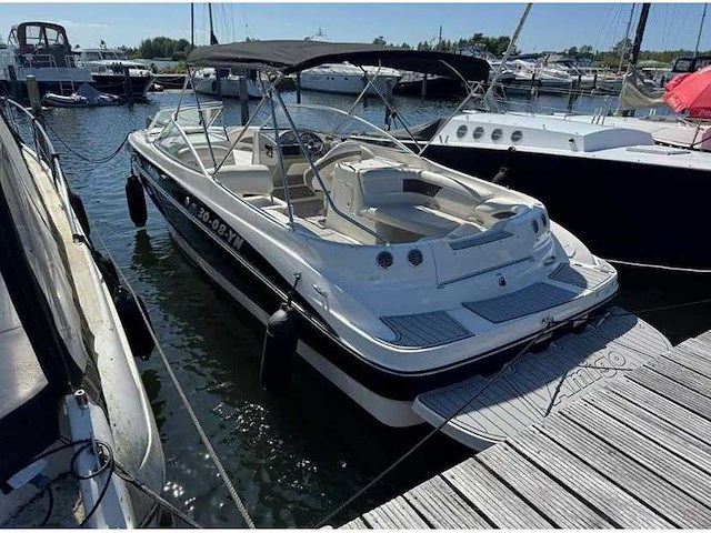 Bayliner - 245 bowrider - v8 - 2009 - cruiser - boot + vlemmix trailer 2023 - vaarklaar - afbeelding 1 van  20