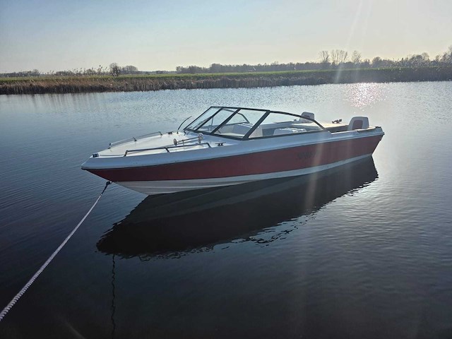 Bayliner - mutiny 140 pk - speedboot inclusief magic tilt trailer - afbeelding 16 van  41