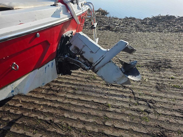 Bayliner - mutiny 140 pk - speedboot inclusief magic tilt trailer - afbeelding 18 van  41