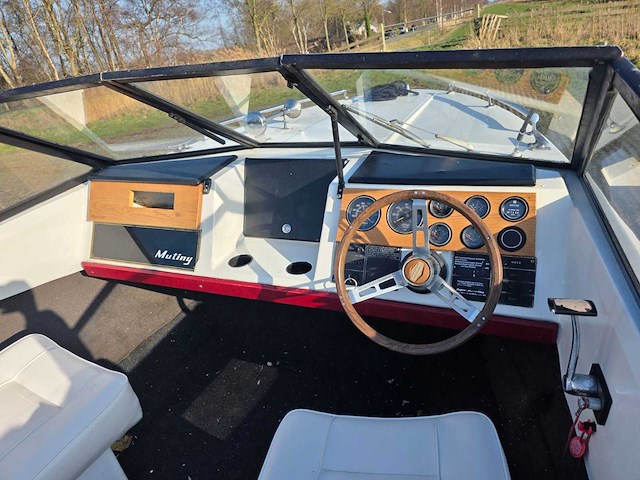Bayliner - mutiny 140 pk - speedboot inclusief magic tilt trailer - afbeelding 19 van  41