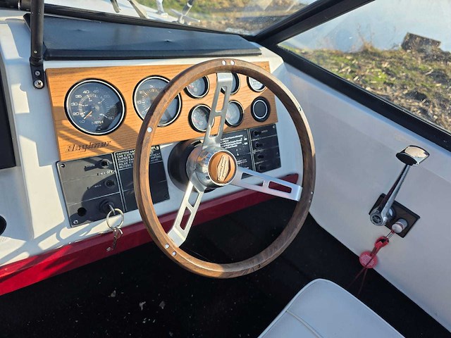 Bayliner - mutiny 140 pk - speedboot inclusief magic tilt trailer - afbeelding 21 van  41