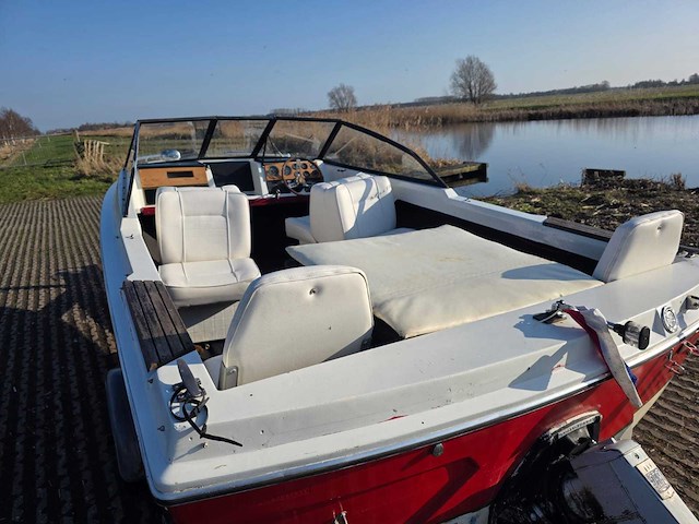 Bayliner - mutiny 140 pk - speedboot inclusief magic tilt trailer - afbeelding 25 van  41