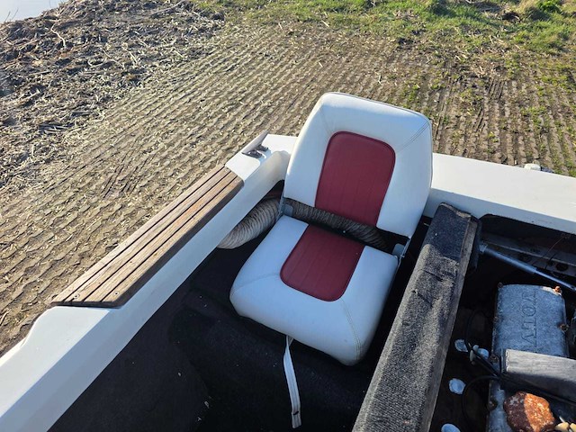 Bayliner - mutiny 140 pk - speedboot inclusief magic tilt trailer - afbeelding 26 van  41