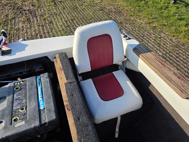 Bayliner - mutiny 140 pk - speedboot inclusief magic tilt trailer - afbeelding 28 van  41