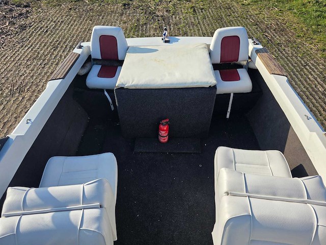 Bayliner - mutiny 140 pk - speedboot inclusief magic tilt trailer - afbeelding 30 van  41