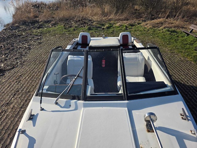 Bayliner - mutiny 140 pk - speedboot inclusief magic tilt trailer - afbeelding 32 van  41