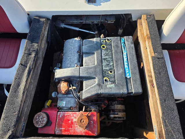 Bayliner - mutiny 140 pk - speedboot inclusief magic tilt trailer - afbeelding 34 van  41