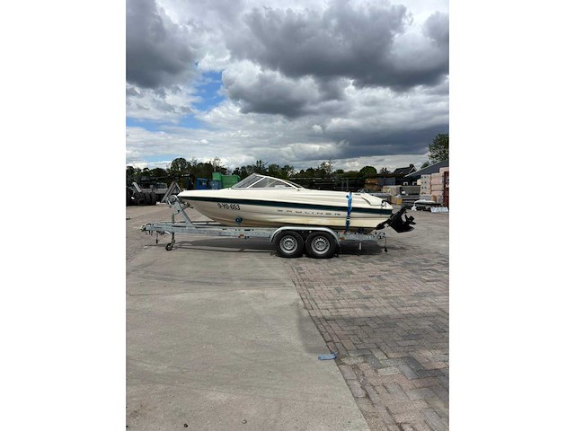 Bayliner capri speedboot sportboot - afbeelding 15 van  21