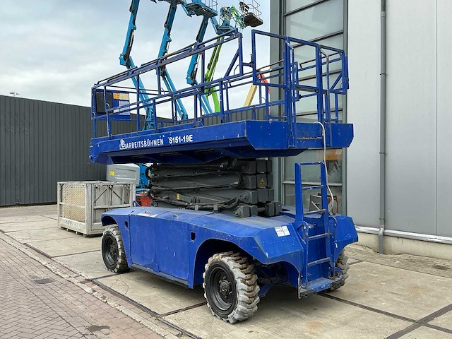 Bb s151-19e hoogwerker - afbeelding 1 van  10