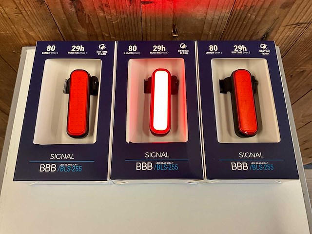 Bbb signal led achterlicht (3x) - afbeelding 1 van  3