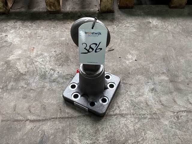 Bbm trekoog met flens - afbeelding 1 van  3