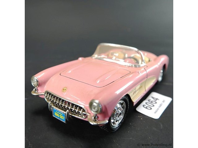 Bburago 1957 chevrolet corvette - afbeelding 1 van  7