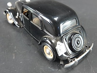 Bburago citroën 15cv 6cyl uit 1952 - afbeelding 3 van  7