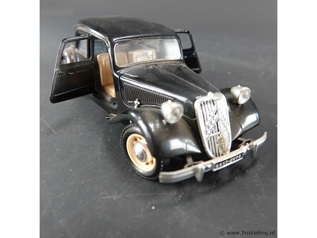 Bburago citroën 15cv 6cyl uit 1952 - afbeelding 5 van  7