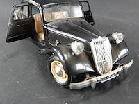Bburago citroën 15cv 6cyl uit 1952 - afbeelding 5 van  7