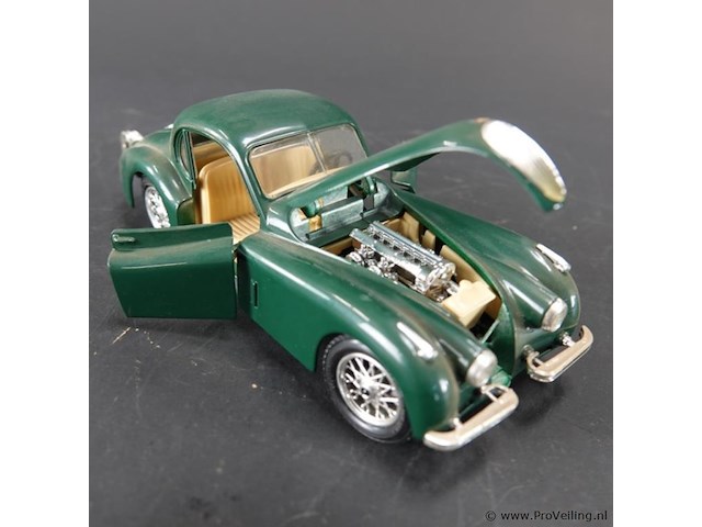 Bburago jaguar xk120 coupé uit 1948 - afbeelding 5 van  7