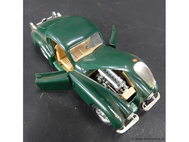 Bburago jaguar xk120 coupé uit 1948 - afbeelding 6 van  7