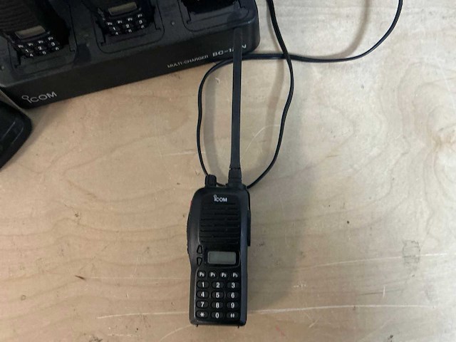 Bc-121n + ic-f3gt walkie talkie - afbeelding 3 van  3