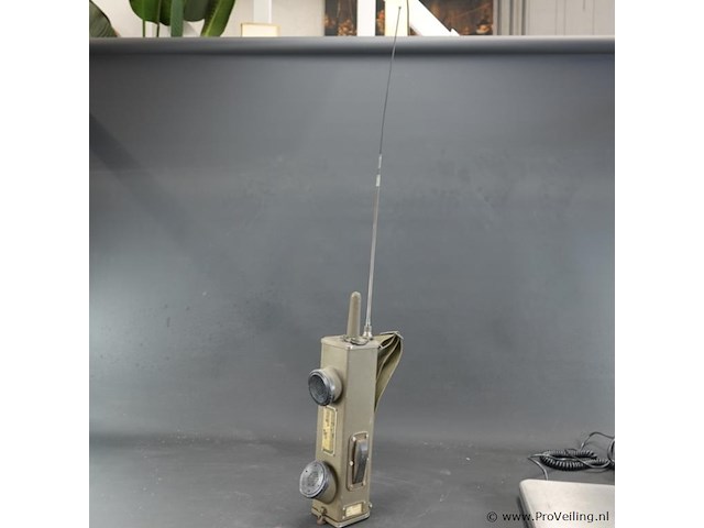 Bc-611-f, vintage franse walkie-talkie - afbeelding 1 van  5