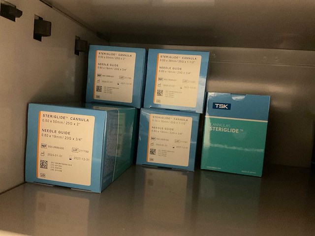 Bd medische benodigdheden, spuiten en naalden - afbeelding 15 van  19