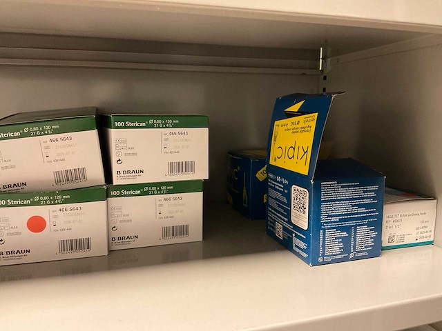 Bd medische benodigdheden, spuiten en naalden - afbeelding 19 van  19