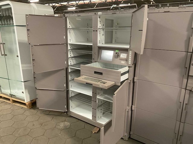 Bd pyxis c2safe hospital cabinet - afbeelding 6 van  7