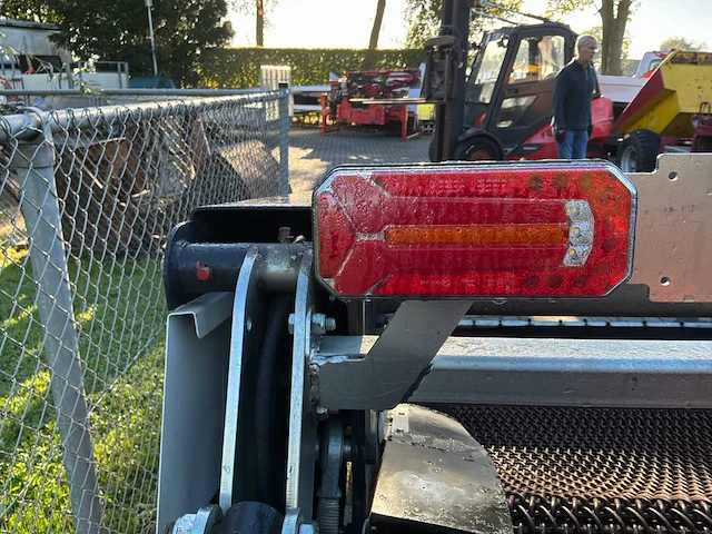 Beach cleaner / strandreinigingsmachine - afbeelding 14 van  19