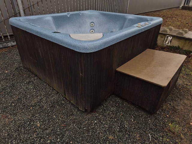 Beachcomber 5 persoons jacuzzi en buitenspa - afbeelding 8 van  21