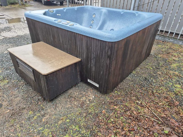 Beachcomber 5 persoons jacuzzi en buitenspa - afbeelding 12 van  21