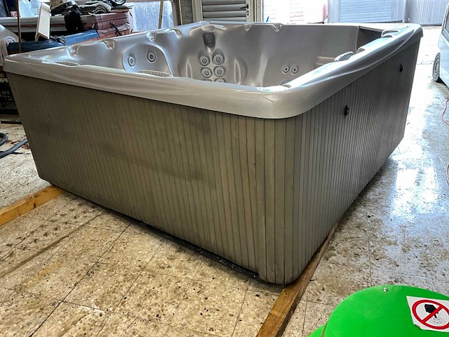 Beachcomber 740 jacuzzi - afbeelding 12 van  18